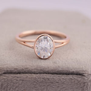 14K/18K Gold Solitaire Oval Cut Diamond Bezel Set Split Shank Ring